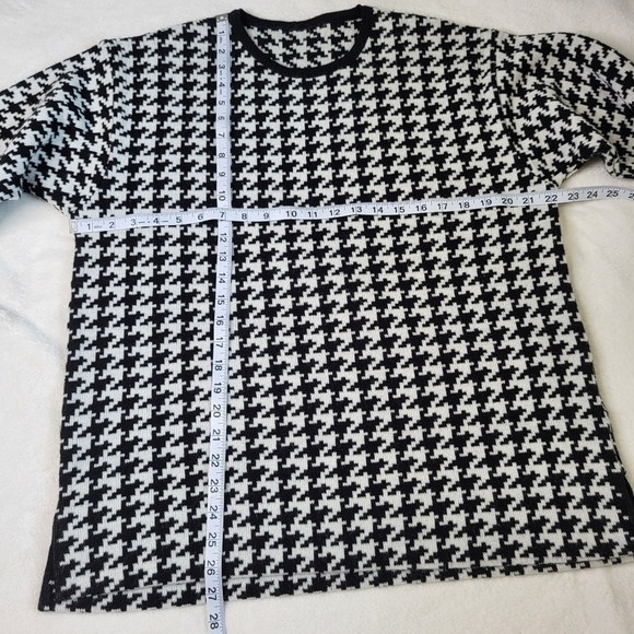 Marks & Spencer Houndstooth Sweater. Black & White. Size 14 - Picture 9 of 12